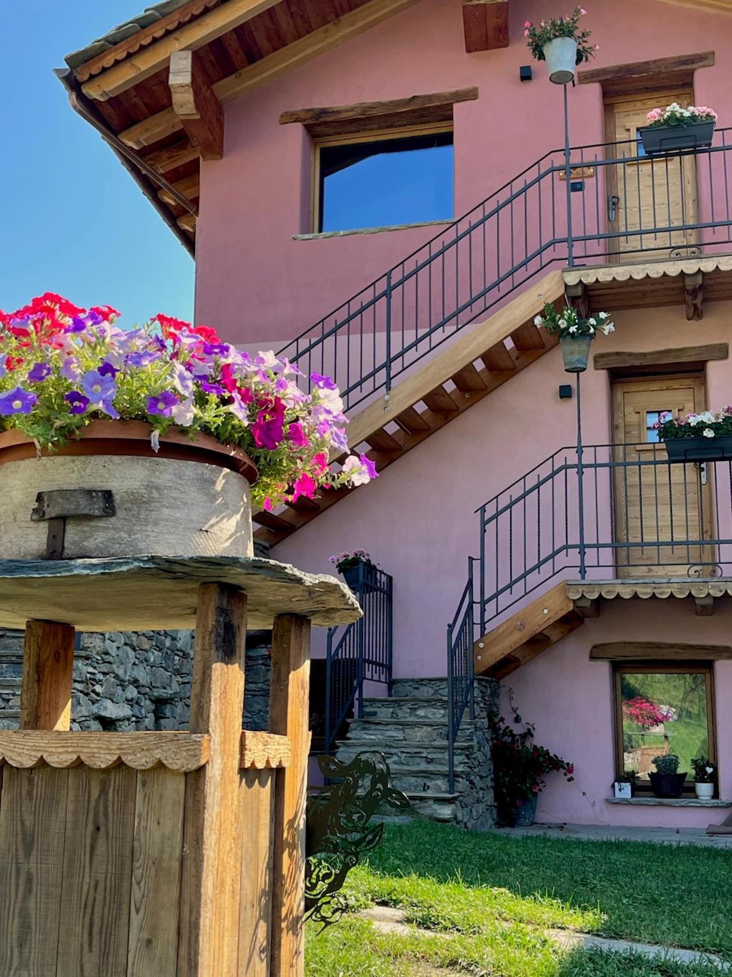La Famille D'Evian Hotel Villeneuve Ngoại thất bức ảnh